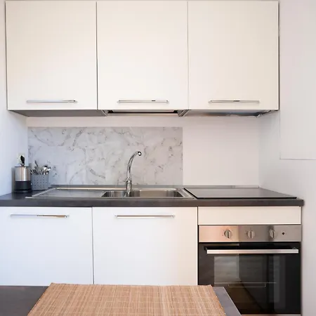 Habitat 825 - Free Parking Apartment *